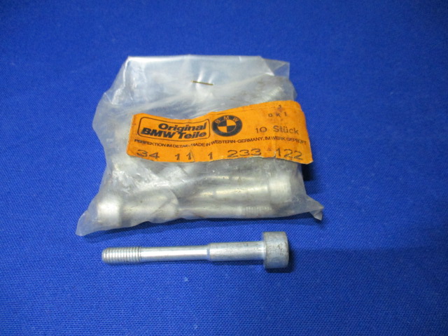 Zylinderschraube Bremsscheibe nur passend für 60/6,75/6,90/6  bis 09/74 (NOS)